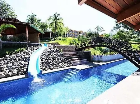 La Jacaranda Luxury Condos